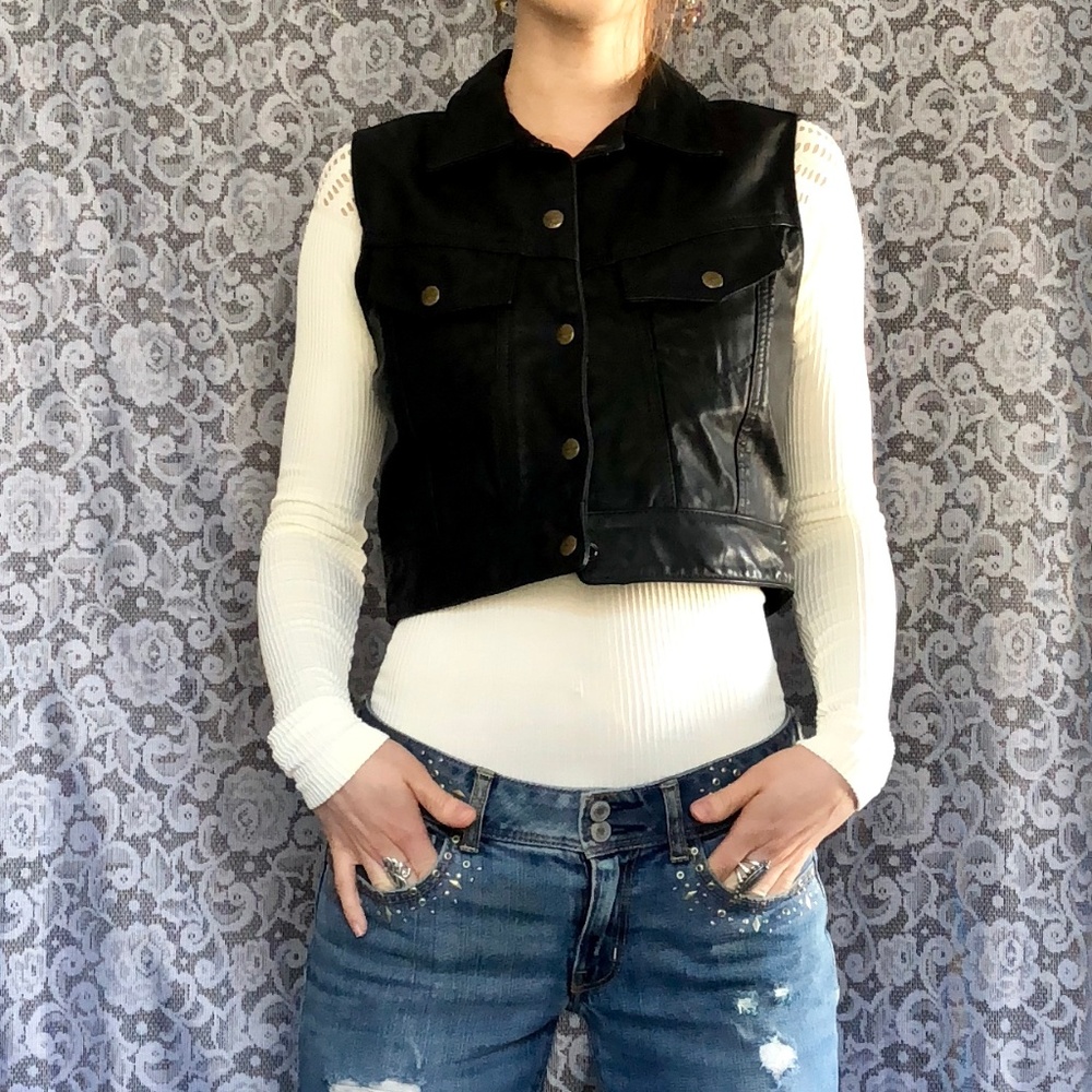 Vtg Black Cropped Leather Vest Small